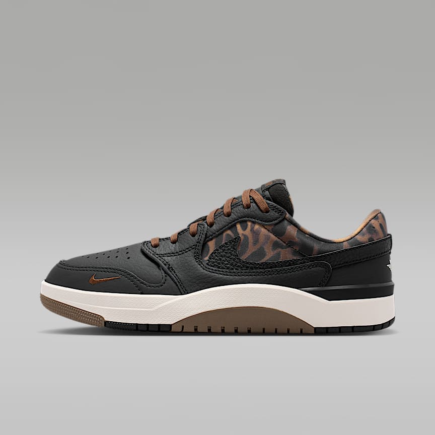 Air Jordan 1 Brooklyn Low Women's Shoes. Nike VN